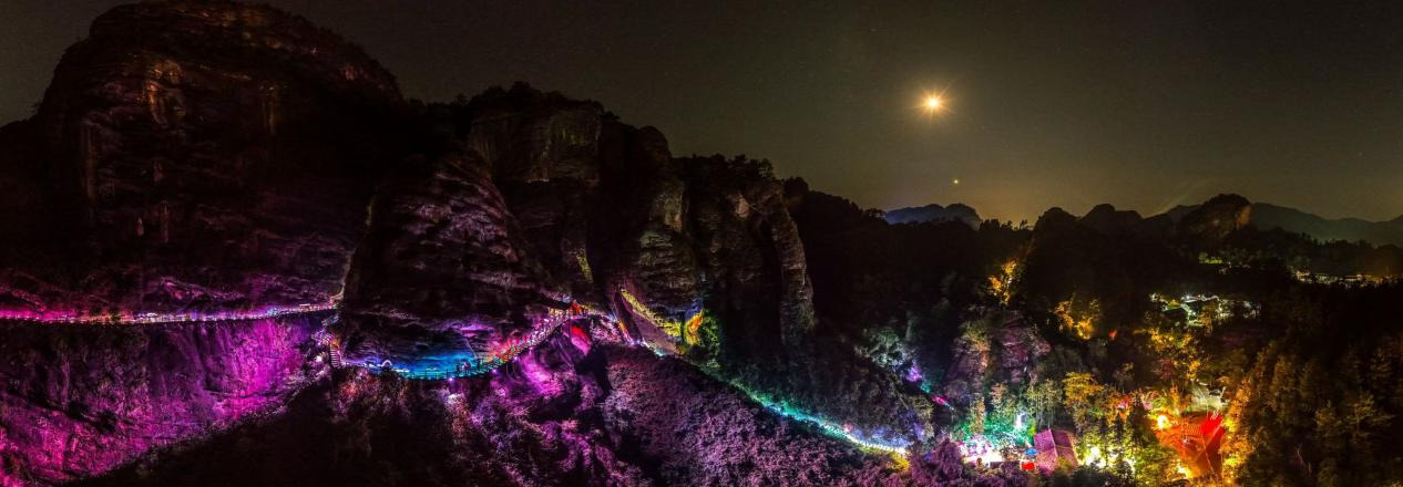 龙虎山双节焕新：七大新品解锁沉浸体验 限定活动点燃黄金周氛围