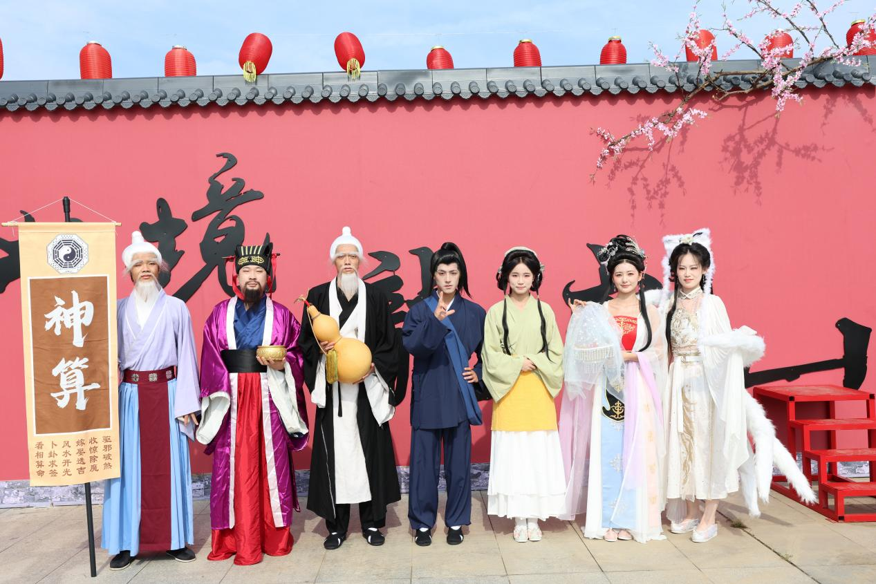 龙虎山双节焕新：七大新品解锁沉浸体验 限定活动点燃黄金周氛围