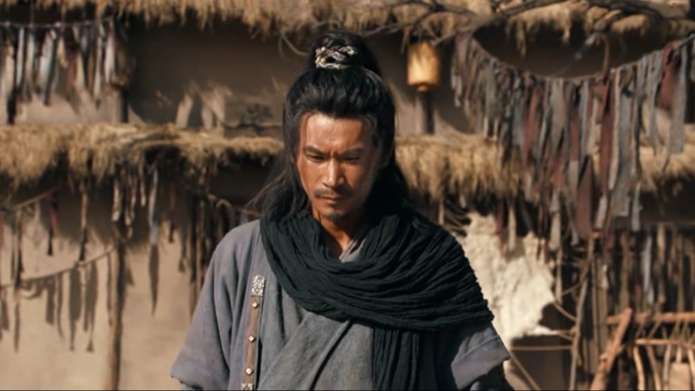 电影《醉刀客》发布“跪着生站着死”版终极预告  渊式武侠唤醒涅槃改命