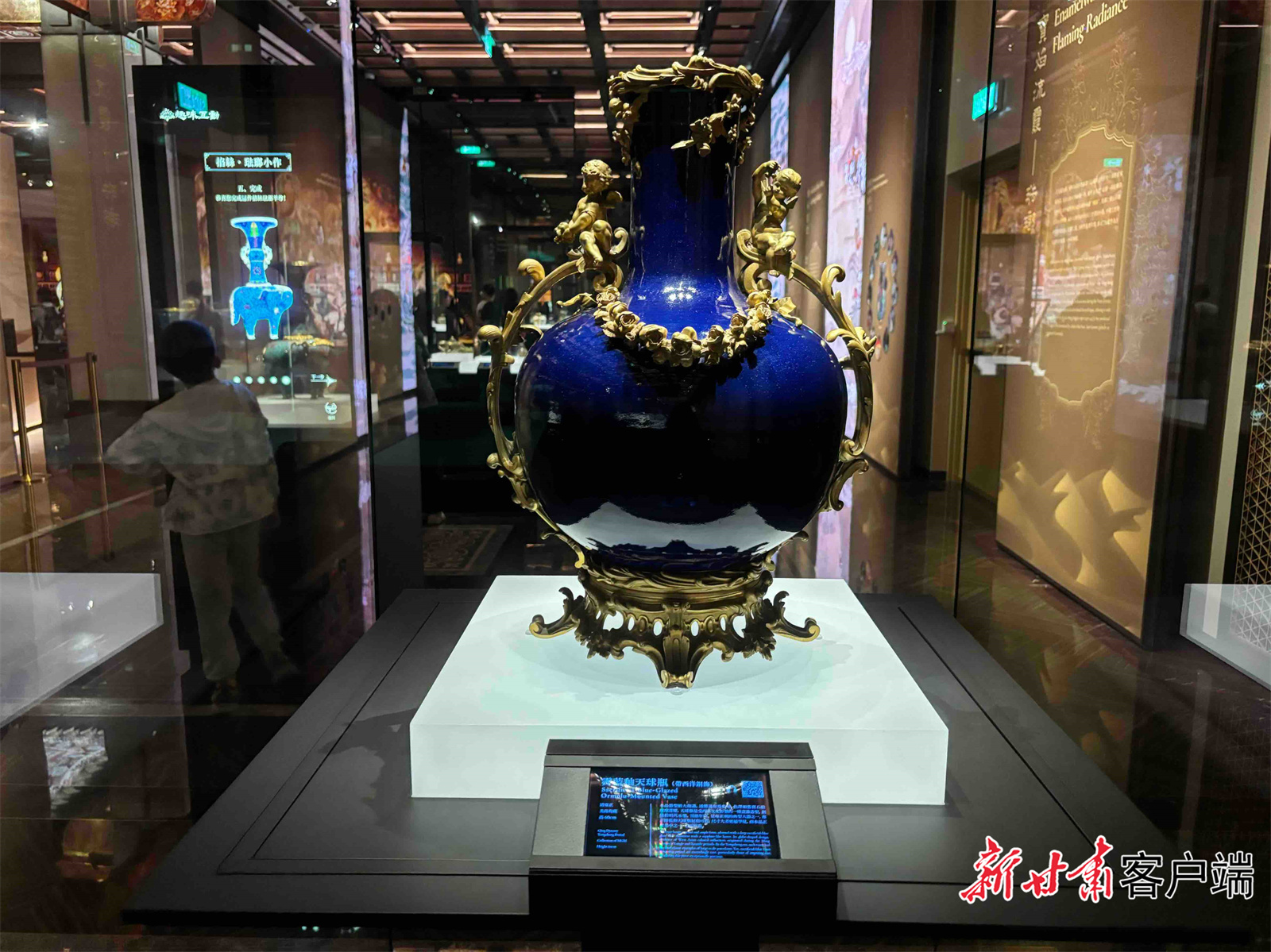 作为展览的延伸活动,国际知名作曲家谭盾指挥敦煌古乐团奏响的敦煌之音——《消失的藏经洞》。