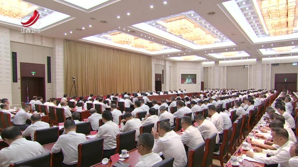 江西召开深入贯彻习近平总书记考察江西重要讲话精神座谈会 尹弘讲话