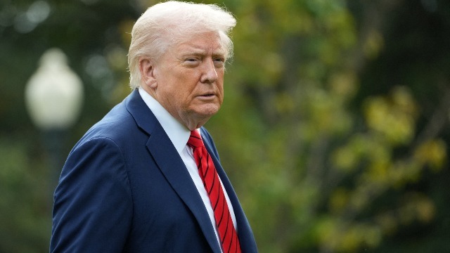 特朗普宣称对华加征100%关税回应稀土管制