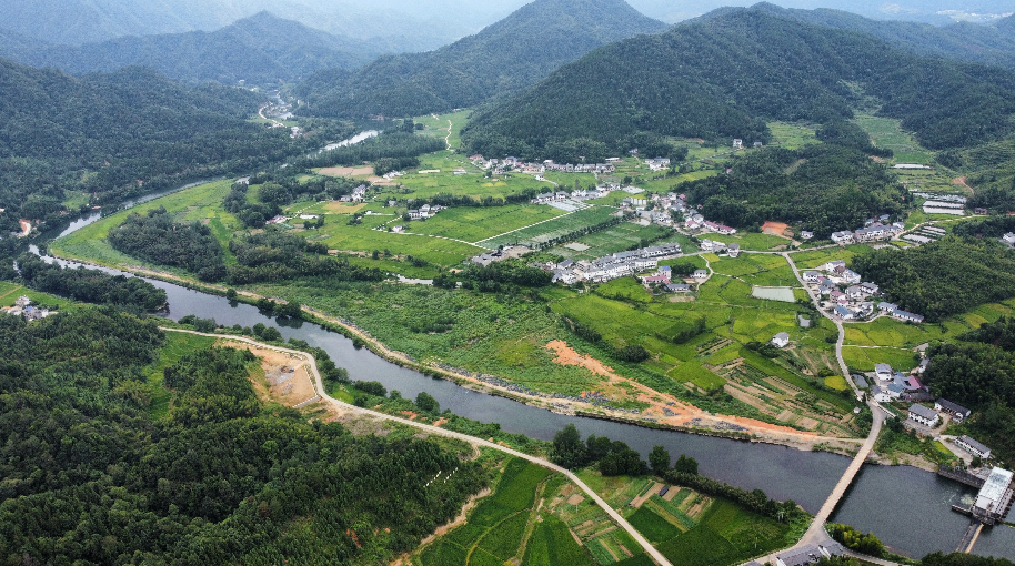 江西铜鼓县大塅镇“田园浒村”出圈记