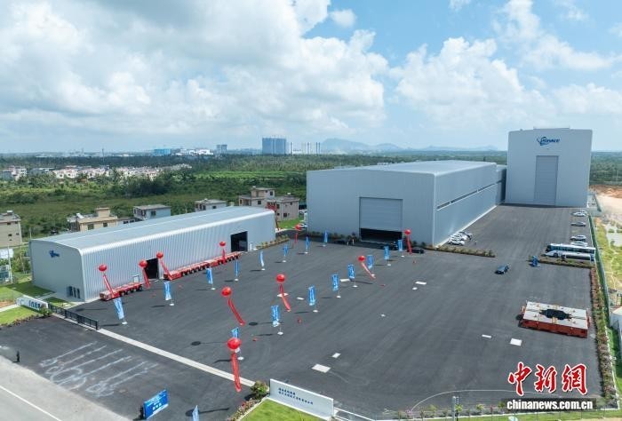 10月9日，星际荣耀运载火箭总装总测复用工厂项目(一期)在海南文昌国际航天城竣工。　中新社记者 骆云飞 摄