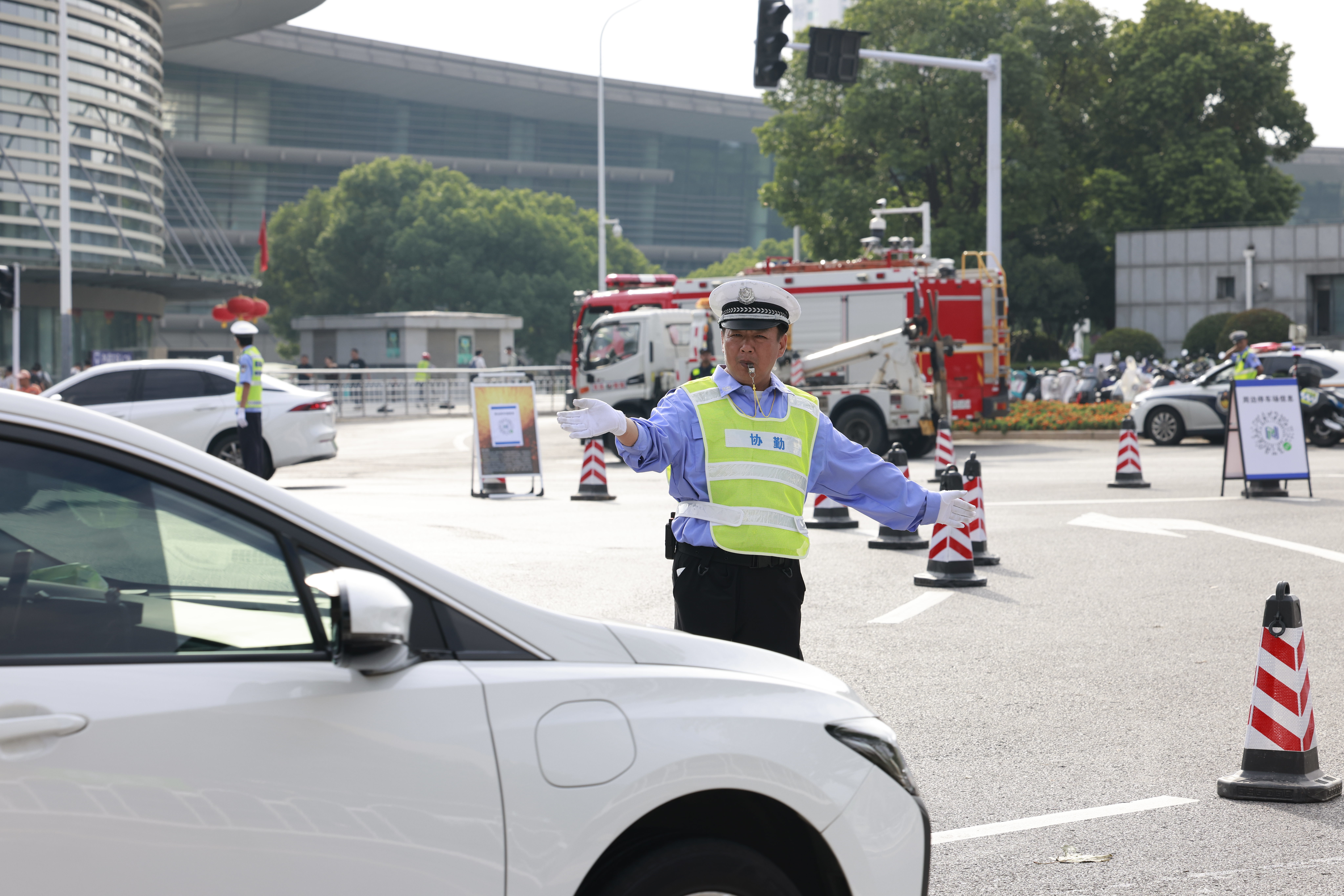 百万游客背后的暖心保障:南京环玄武湖区域双节服务不断档