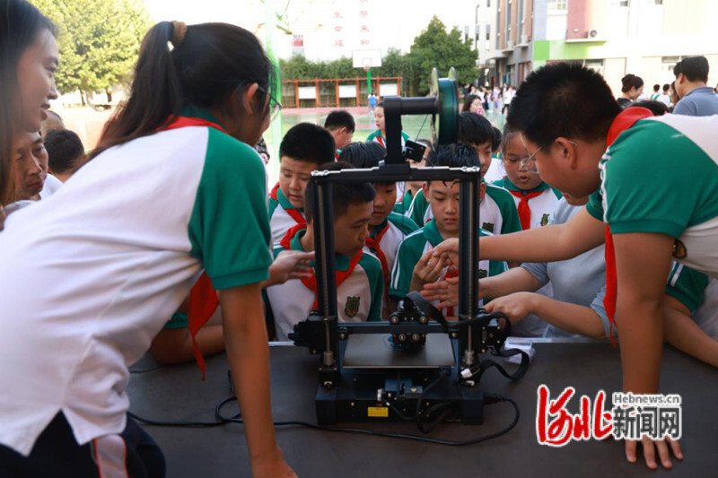 图为活动现场。