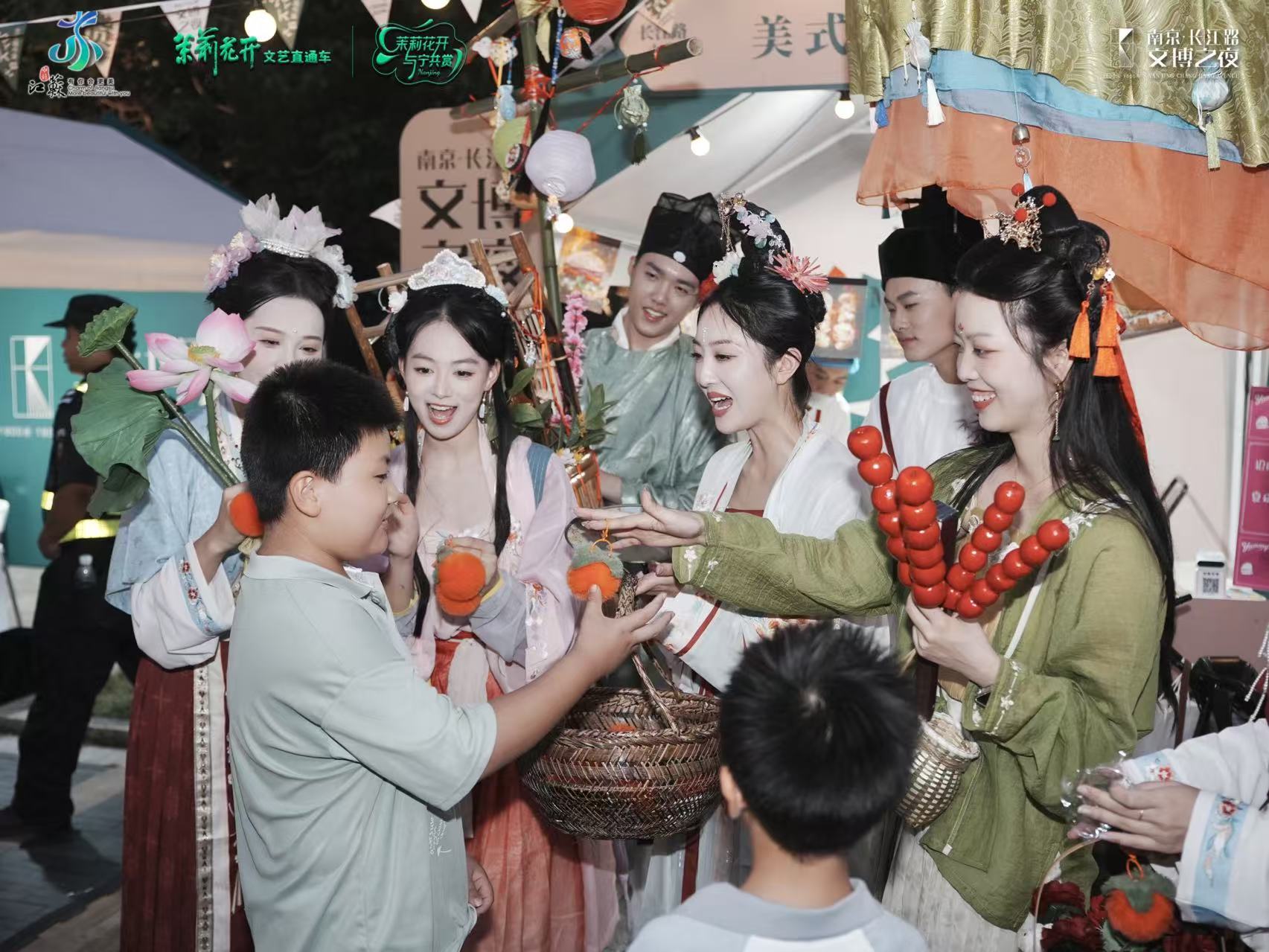 “经典电影夜”邂逅“织梦千年夜”，南京长江路文博之夜演绎古今对话