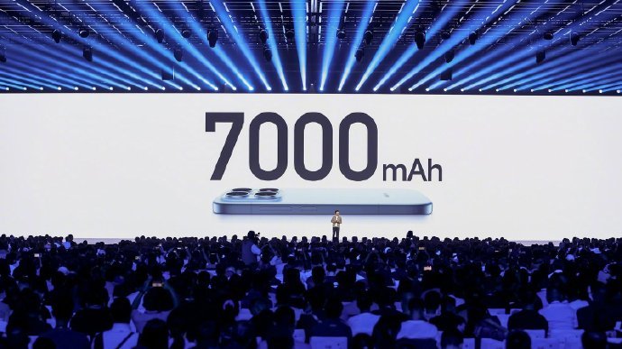 雷军：7000mAh的小米17 立项时大家都非常惊讶