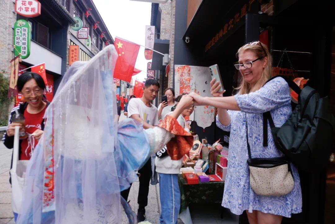 10.1户部山 市文旅集团摄.jpg