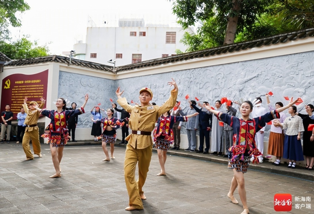 沉浸式实景演艺《琼崖的光辉 人民的胜利》在中共琼崖一大旧址上演。海南省演艺集团供图