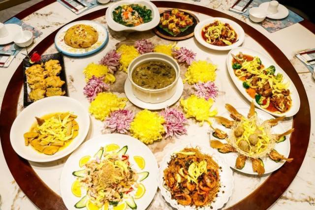 每逢菊花大会,广东中山小榄镇的各大酒楼便会纷纷推出富有地方特色的菊花宴。图源:小榄镇档案馆