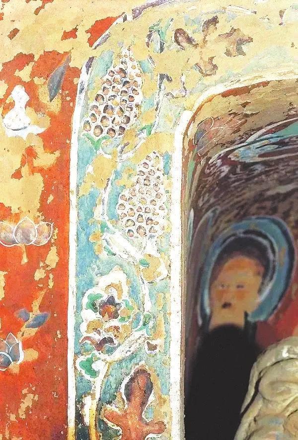 莫高窟第322窟 缠枝葡萄纹边饰