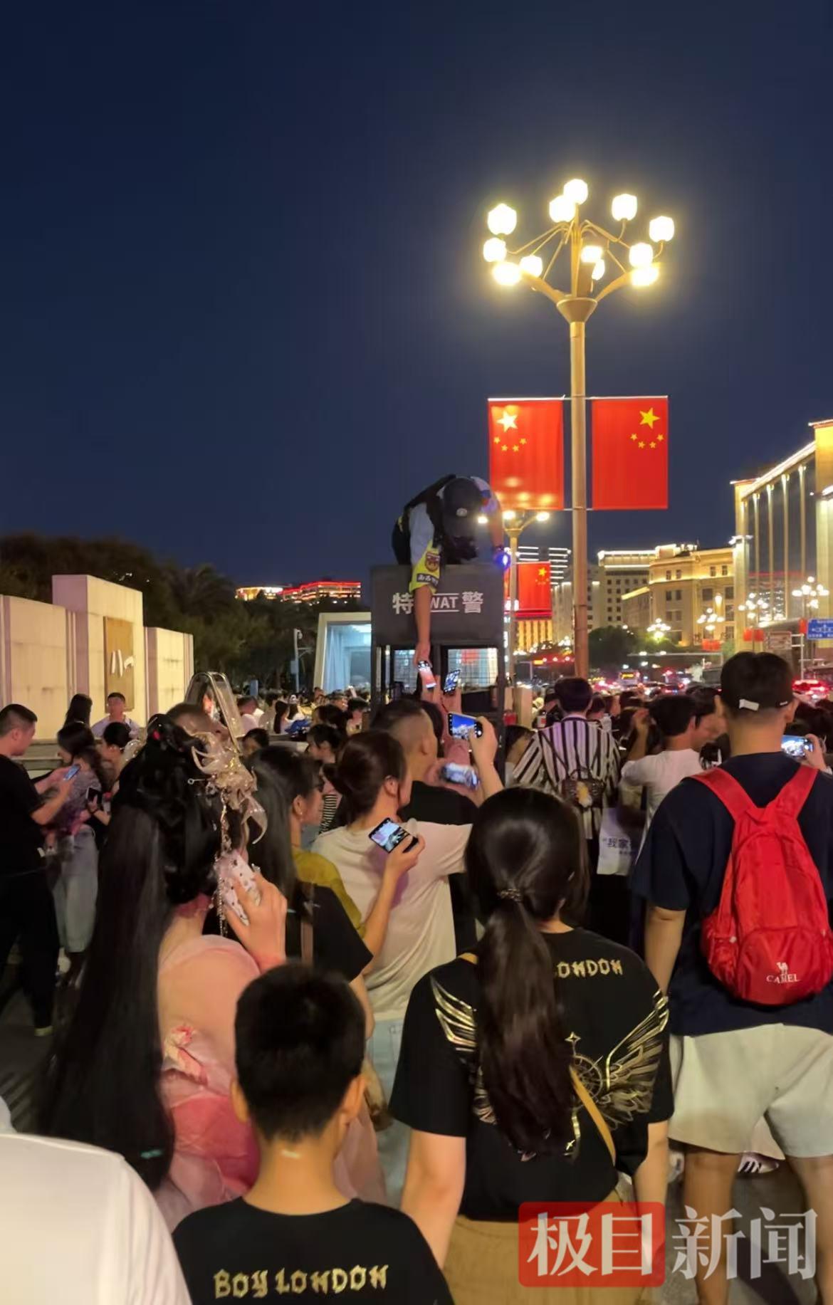 游客拍照.jpg