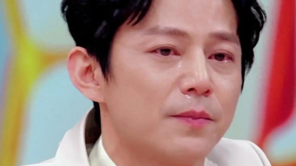 中秋晚会没了何炅，收视惨淡！一年内痛失2位亲人，工作室动态暗示他真的撑不住了封面图