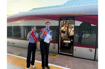 湘雅医院器官移植团队争分夺秒，吉首东站“3分钟”生命接力奔赴长沙救三人