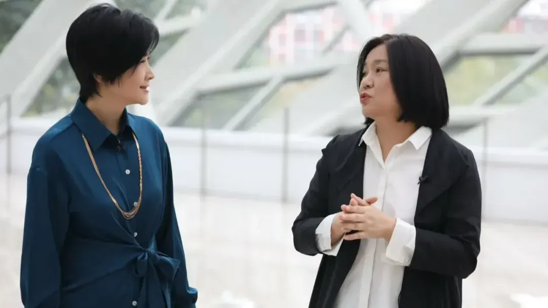 成绩or心灵？梁鸿呼吁我们重新审视家庭中爱的表达与理解