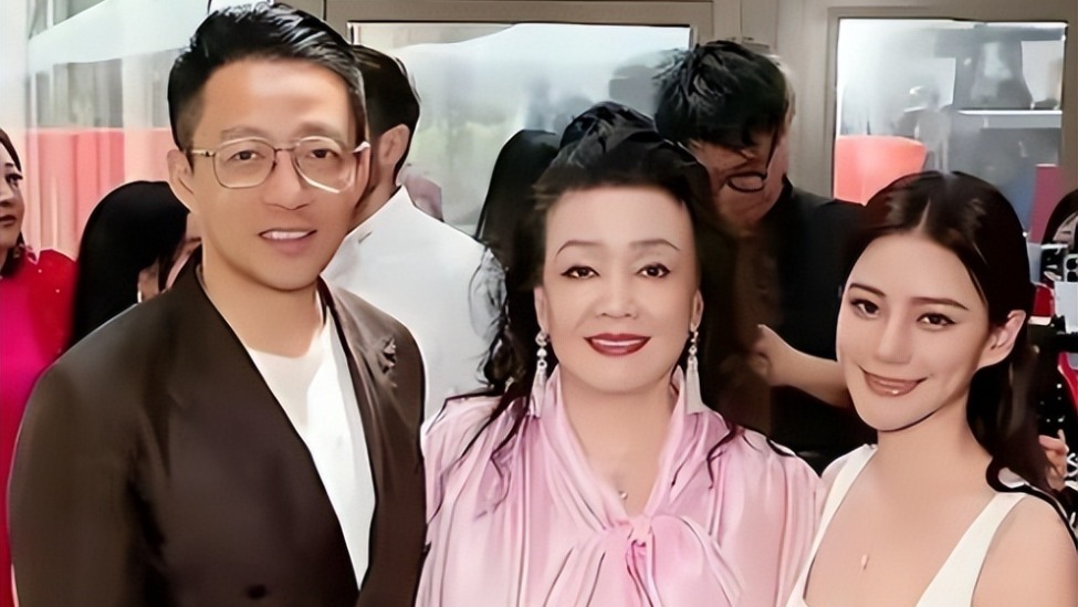 大S生日冷清，马筱梅表态太聪明，汪小菲好宠溺，张兰可以放心了封面图