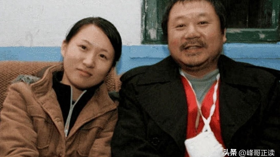 原来她是范伟老婆，难怪丈夫能上9次春晚，真是一个贤妻旺三代封面图