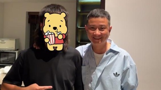 41岁文章剪头发被偶遇，身上不胖但脸大的像蜜蜂小狗，星味全无封面图