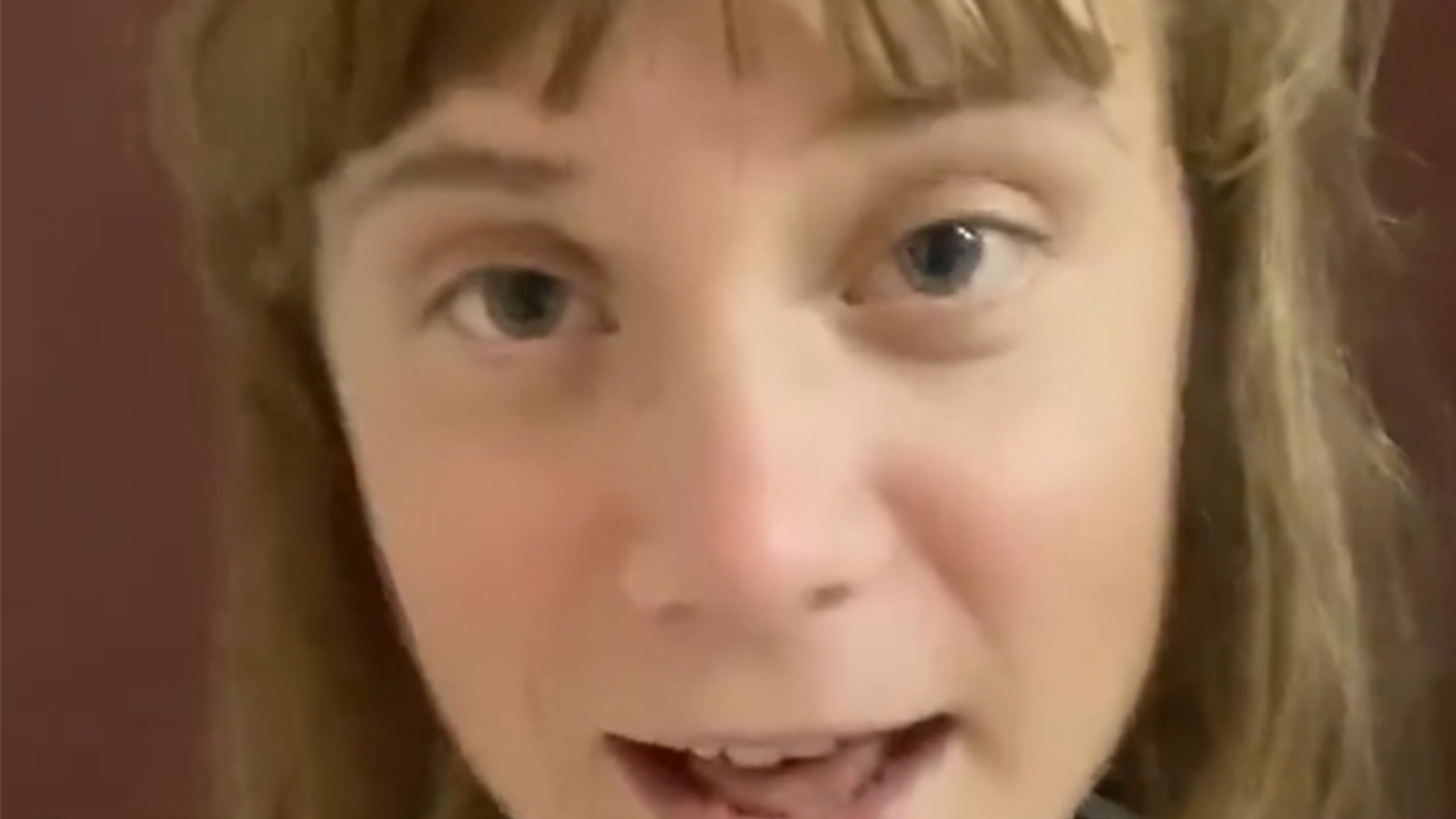 “环保少女”被以色列驱逐出境后发声：不要关注我被拘留的问题，而是关注以色列的恶劣行径