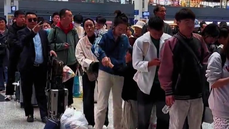 跨越山海吃顿团圆饭　是他们最好的中秋礼物