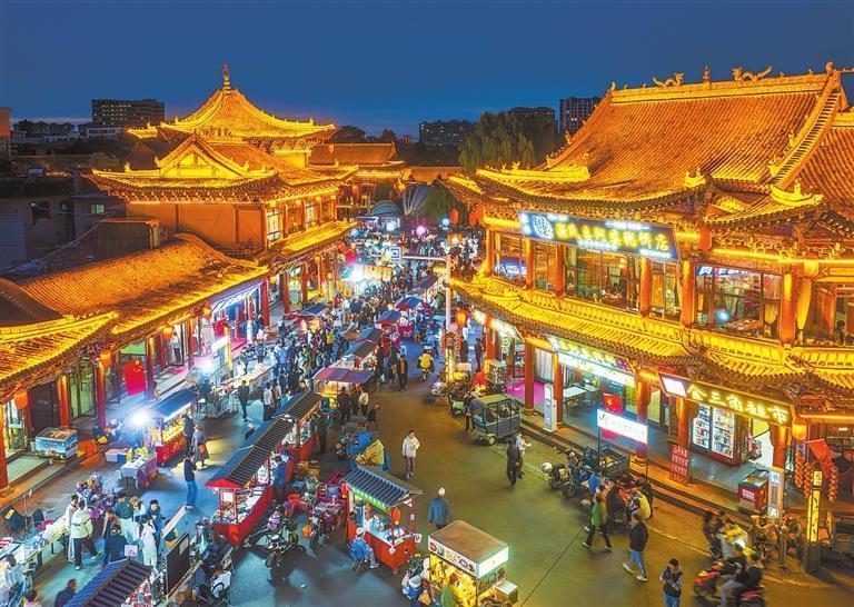 张掖市甘州区明清老街游人如织　新甘肃&middot;甘肃日报通讯员　杨潇