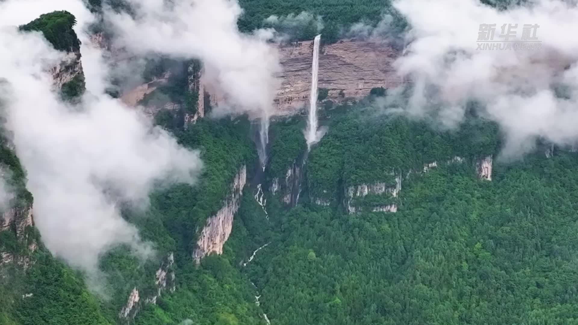 四川旺苍：雨后限定 盐井河峡谷上演“一峡十瀑”奇观