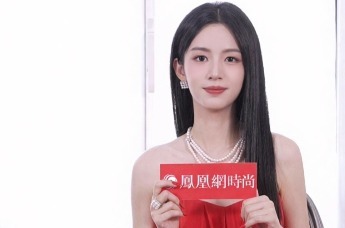 周也巴黎走秀前有没有偷偷练习走“猫步”？