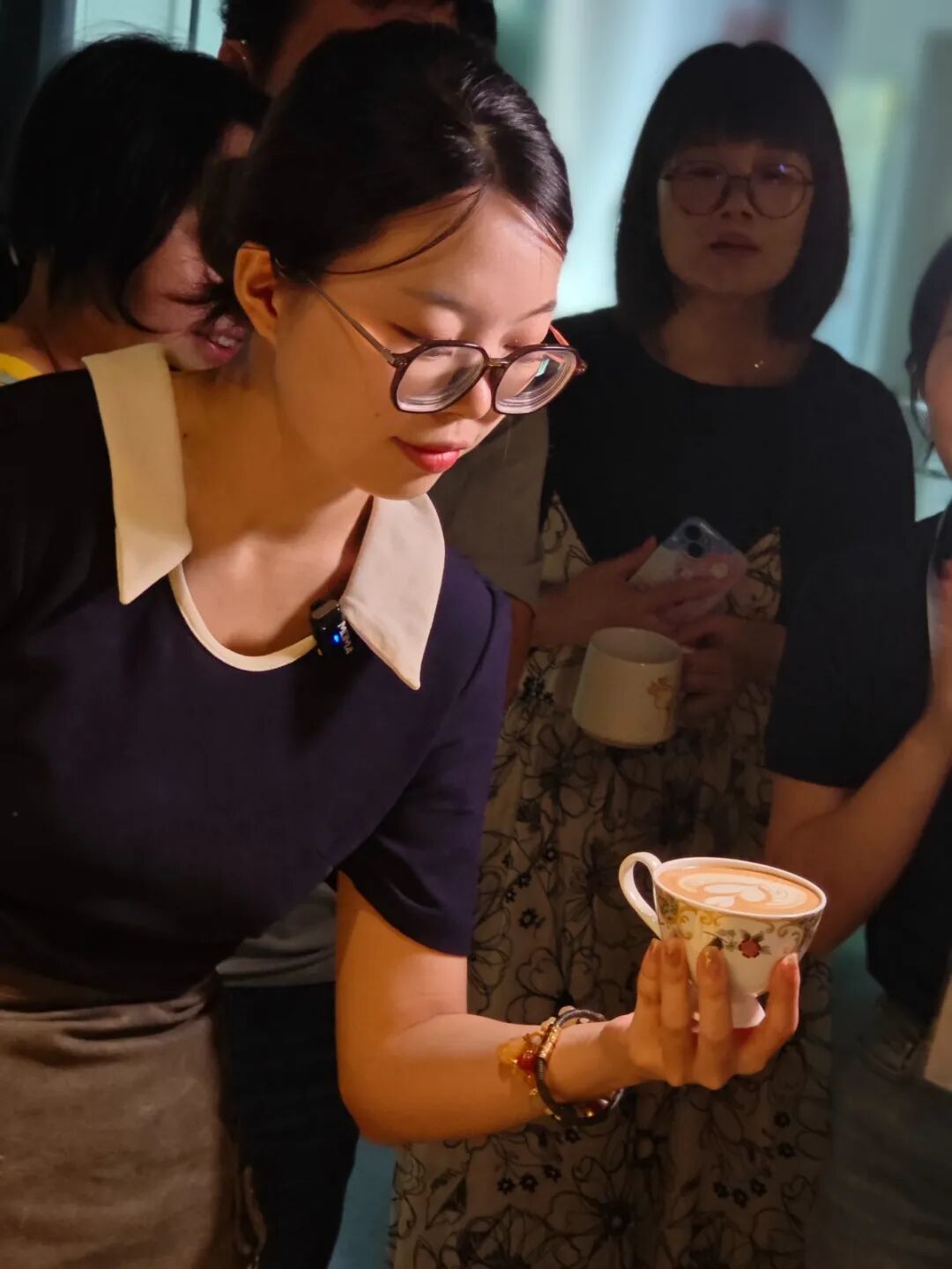 參加面向殘疾人的公益咖啡教學(xué)活動。受訪人供圖