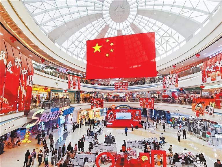 兰州万达茂商场节日氛围浓厚　新甘肃·甘肃日报记者　王占东