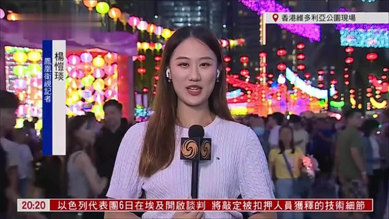 记者连线｜夜幕降人流增 香港维园市民游客络绎不绝