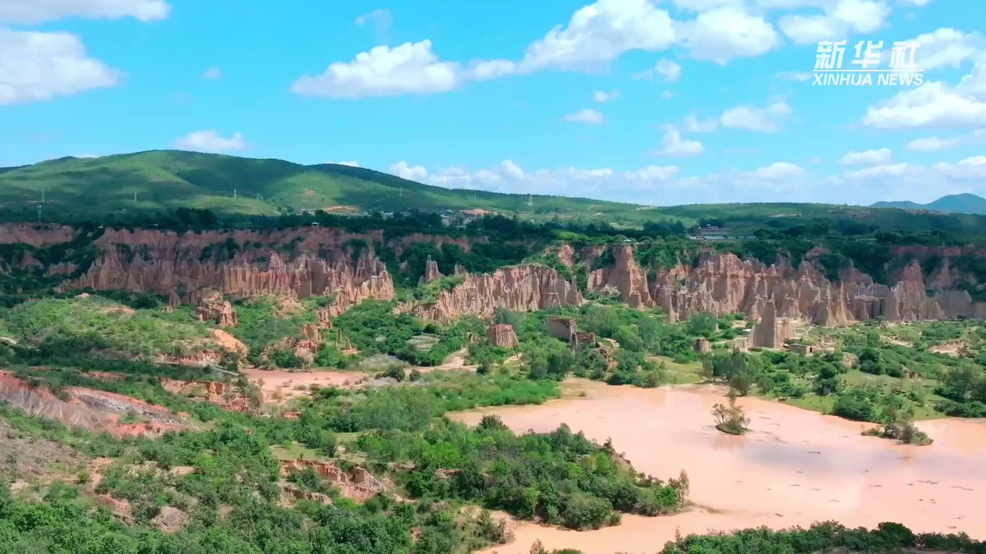 穿越机视角带你探秘元谋土林