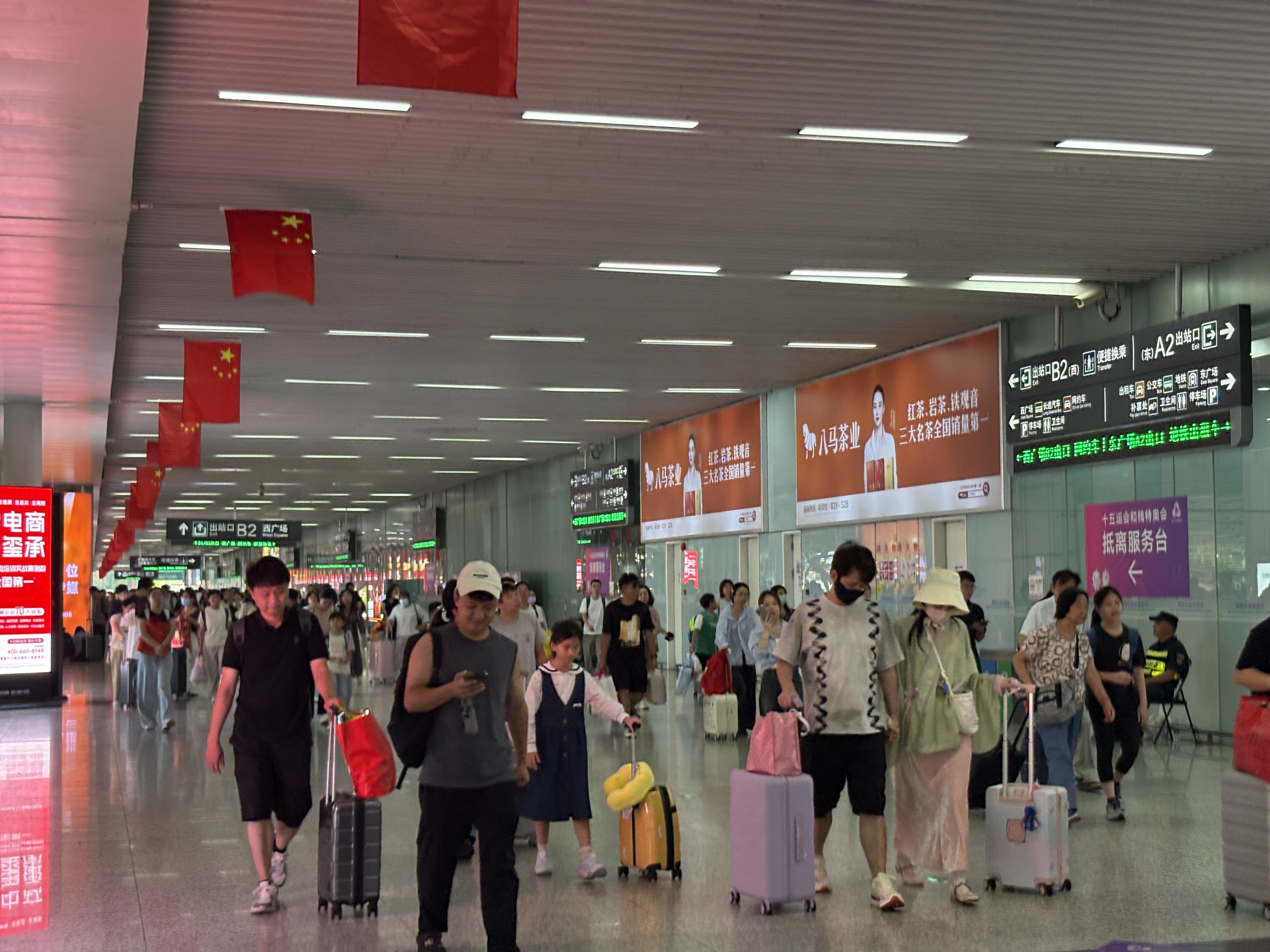 国庆中秋假期最后一天,深圳铁路预计到达旅客超55万人次