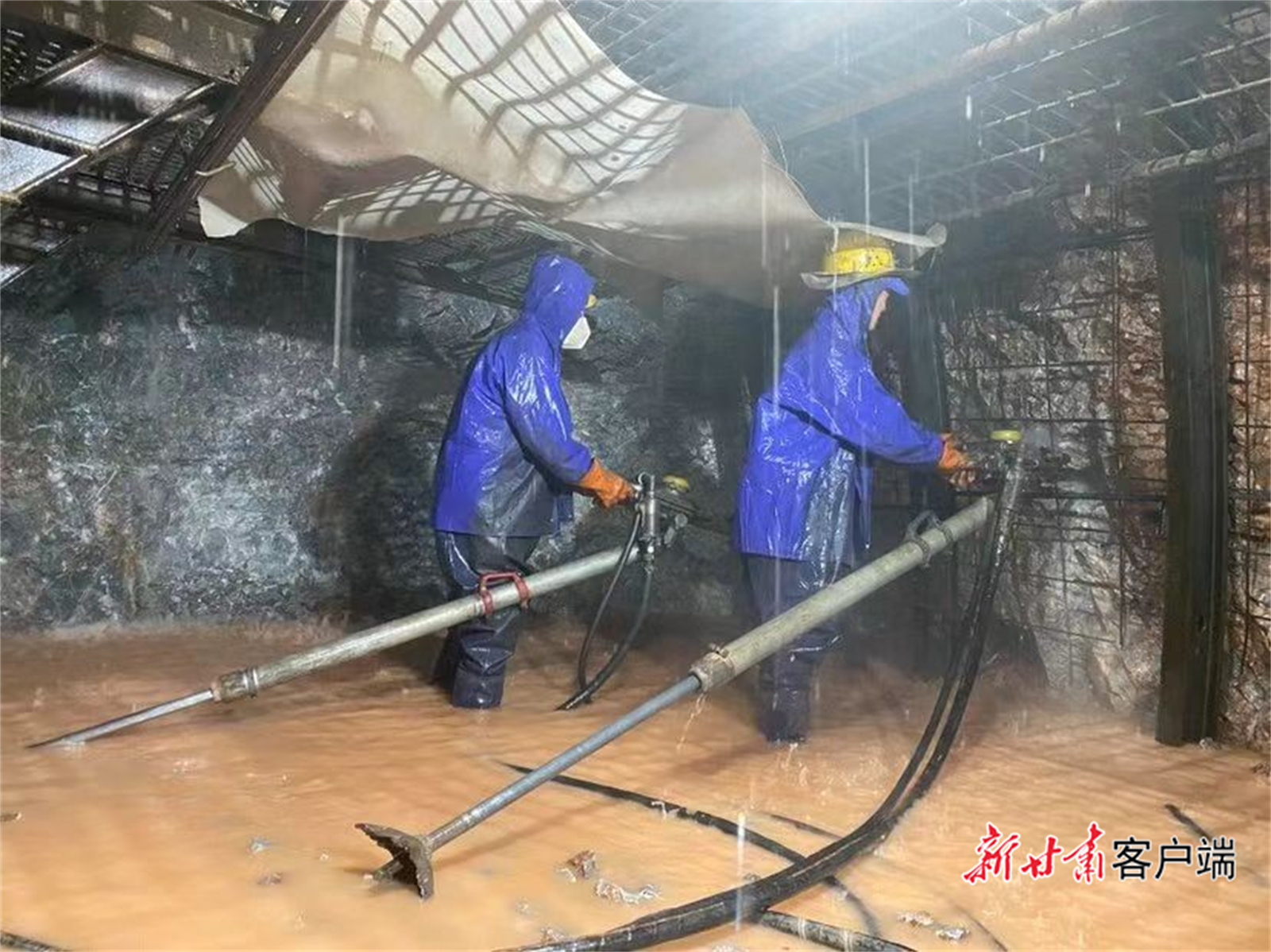 甘肃这个"水帘洞"历时4年打通 上万群众进城时间减半