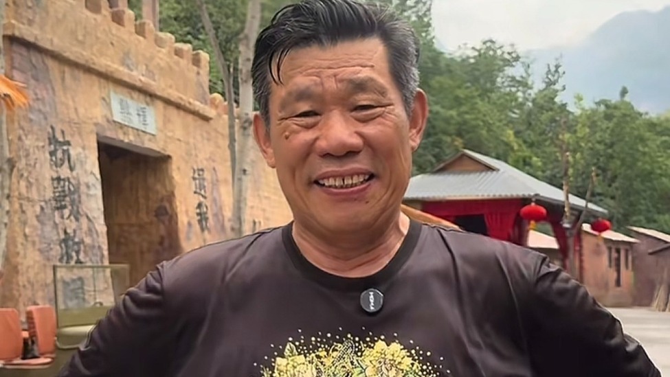 他是鬼子专业户，女儿因他演鬼子相亲被拒绝，愧疚直言对不住女儿封面图