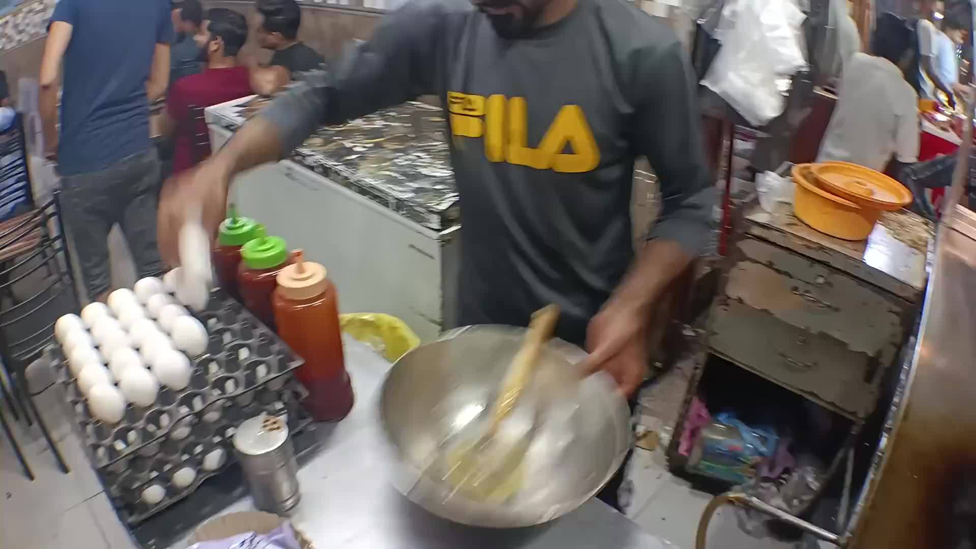 巴基斯坦手速最快的男人，一天卖2000个汉堡