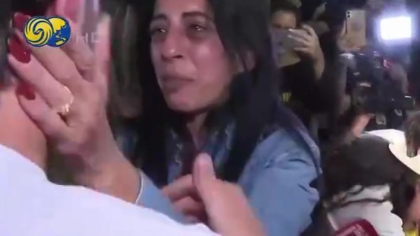 加沙民众载歌载舞庆祝停火协议达成