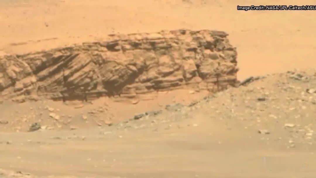 每日火星图，今天3张，可以看到美丽的火星表面