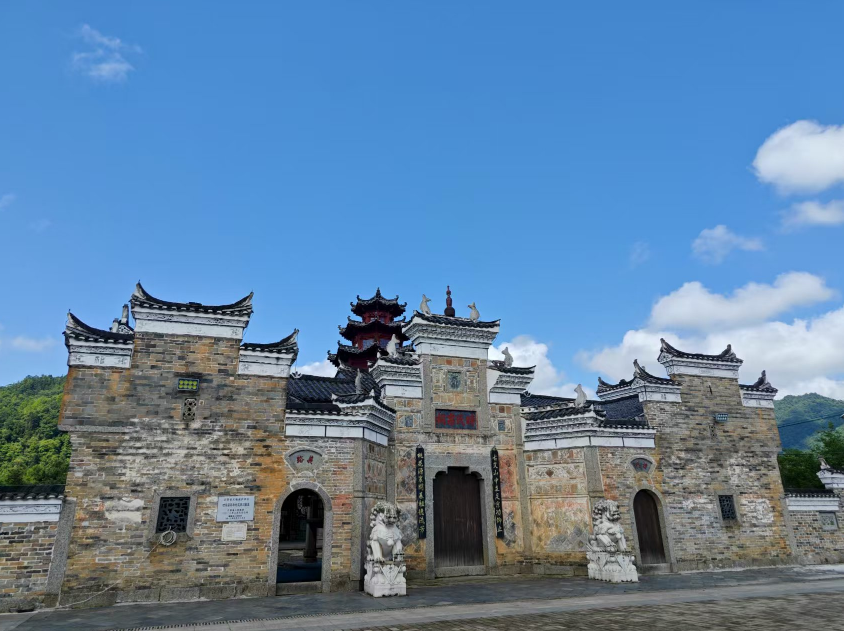 江西铜鼓县大塅镇“田园浒村”出圈记