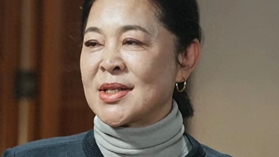 钱再多有什么用？66岁倪萍，至今对原生家庭还是无法释怀，全是痛封面图