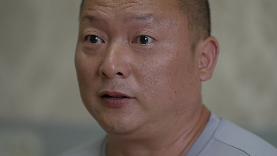 17岁儿子自杀后，父亲潜伏“约死群”做卧底，发现秘密：烧炭称“烧烤”，服毒叫“笑纳”，跳楼说“蹦迪”