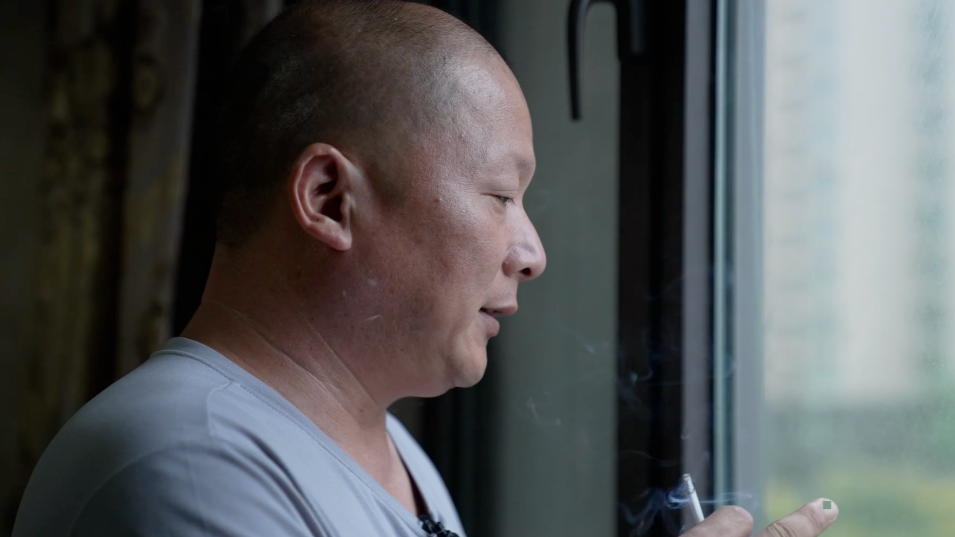 痛失爱子后卧底自杀群的父亲：我希望孩子们都能活得像野草一样坚强