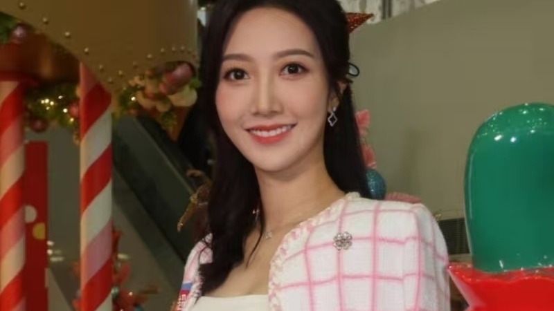 TVB小花为女儿举办180日宴，场面奢华堪比婚礼现场，婚后成富贵人妻封面图