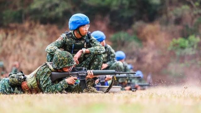 韩军事专家称台军士兵素质糟糕，部分武器是二战时代产物_凤凰网