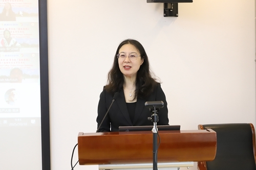 青岛职业技术学院党委副书记、校长邢广陆致辞