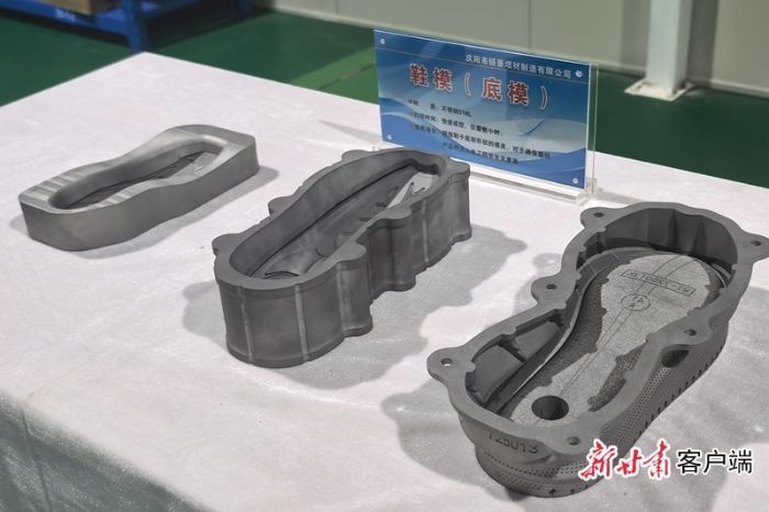链景增材公司通过3D打印技术生产的鞋类模具