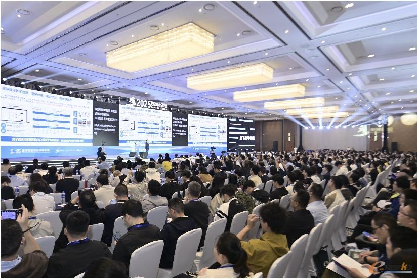 2025国际智能制造创新论坛在汉举办 全球院士专家共议工业AI发展应用新路径