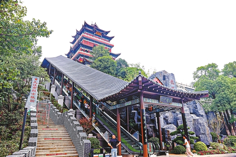 九江南山公園觀光扶梯開放試運(yùn)行（圖）