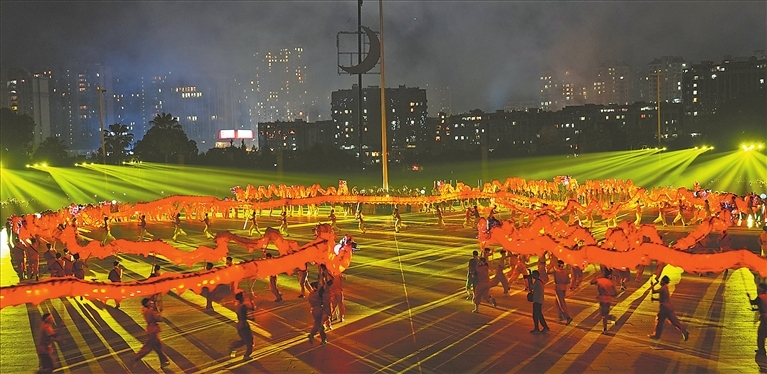 火龙追月