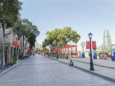 “席地而坐”示范区—老外滩。(宁波市文明办供图)